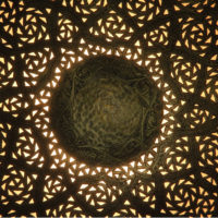 Mosadzná nástenná lampa Hilal Ø57cm-2