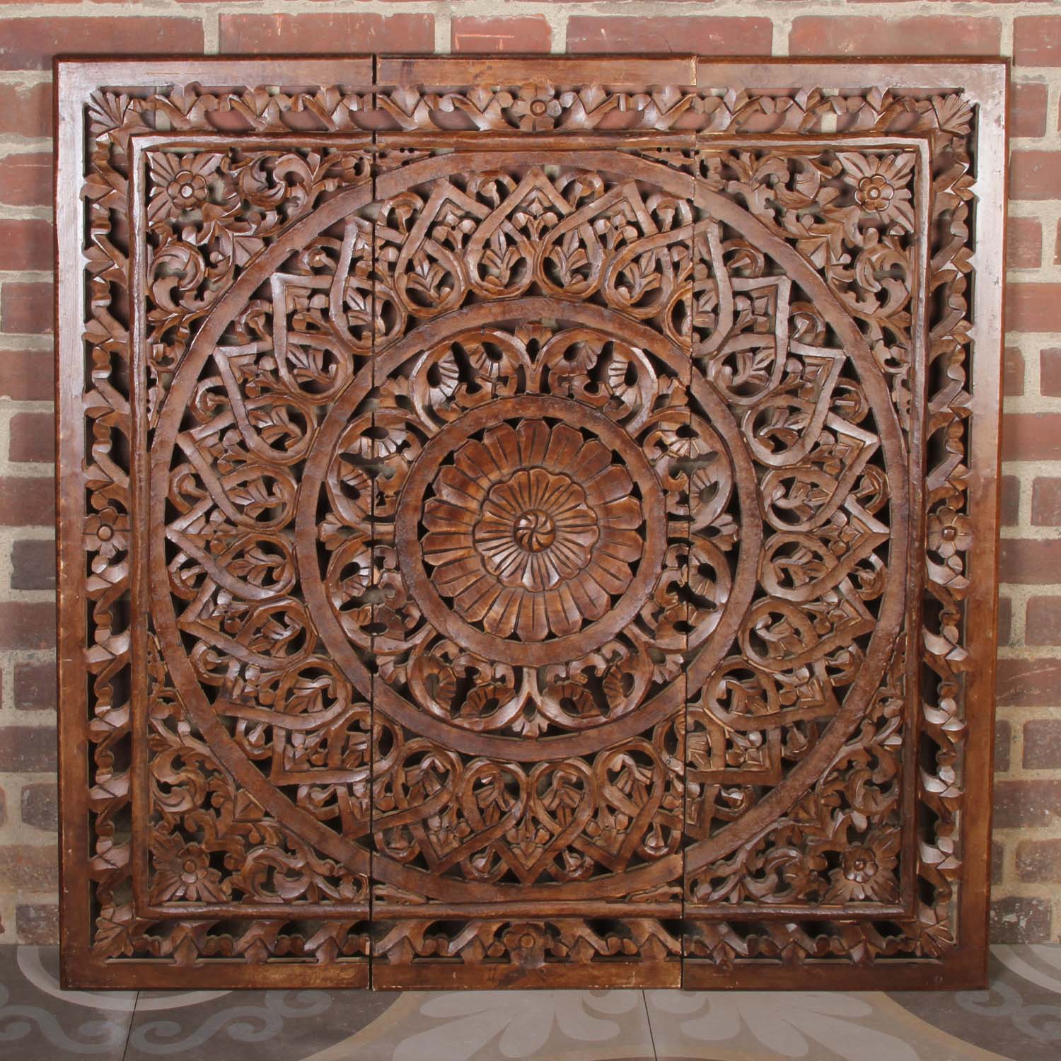 Orientální dřevěná mandala